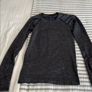 Lululemon size 6 Dark Gray Long Sleeve Top